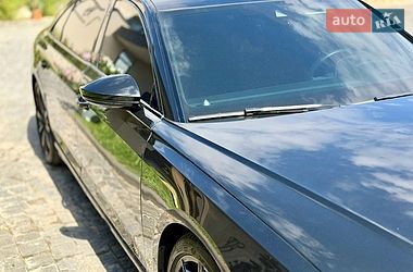 Седан Audi S8 2024 в Львове
