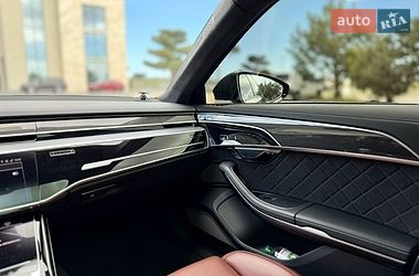 Седан Audi S8 2024 в Львове