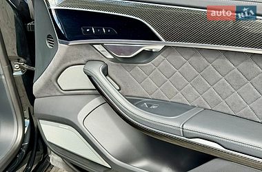 Седан Audi S8 2024 в Львове