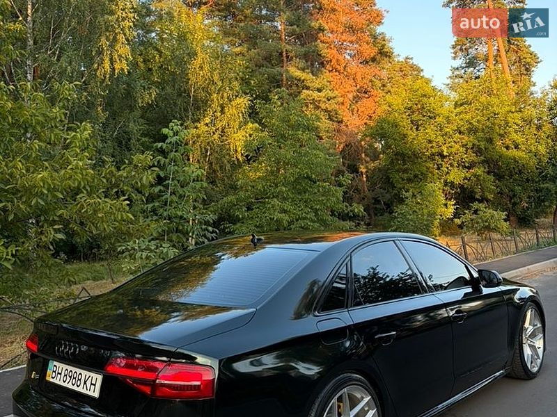 Седан Audi S8 2014 в Києві фото 3 Седан Audi S8 2014 в Києві