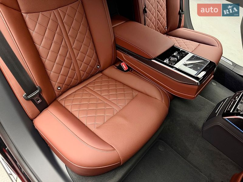 Седан Audi S8 2026 в Киеве фото 47 Седан Audi S8 2026 в Киеве