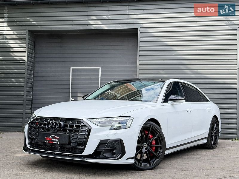 Седан Audi S8 2023 в Киеве