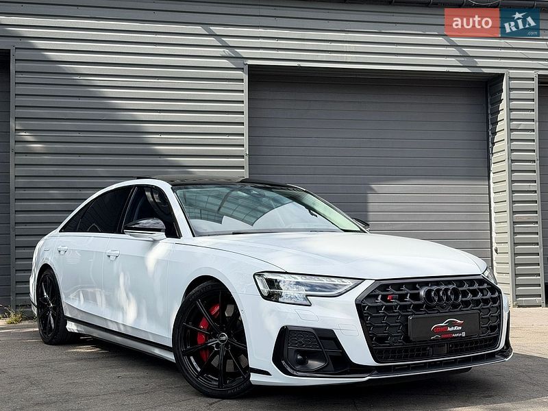 Седан Audi S8 2023 в Киеве