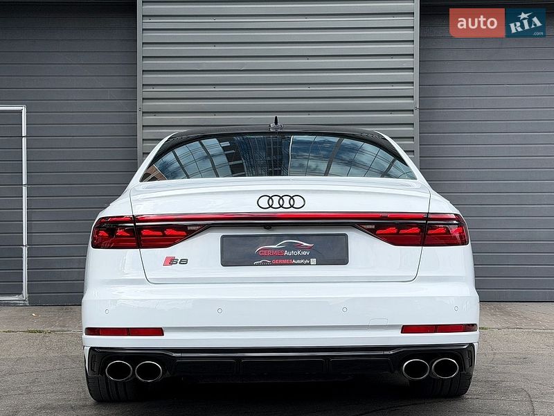 Седан Audi S8 2023 в Киеве