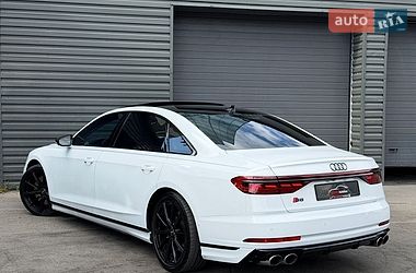 Седан Audi S8 2023 в Киеве