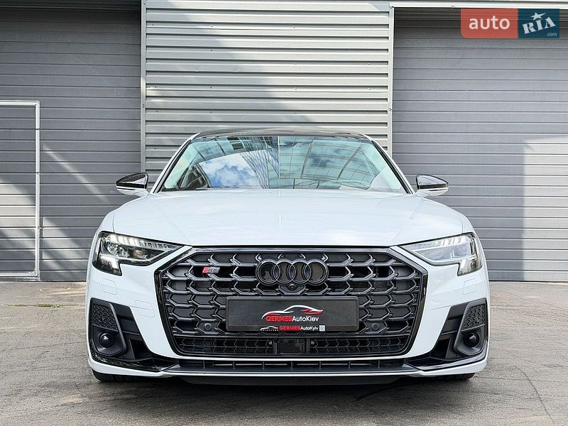 Седан Audi S8 2023 в Киеве