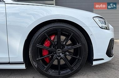 Седан Audi S8 2023 в Киеве