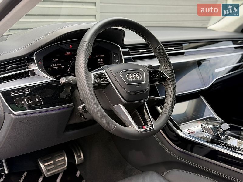 Седан Audi S8 2023 в Киеве