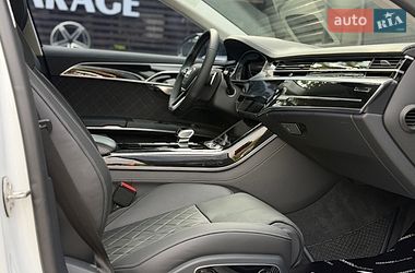 Седан Audi S8 2023 в Киеве