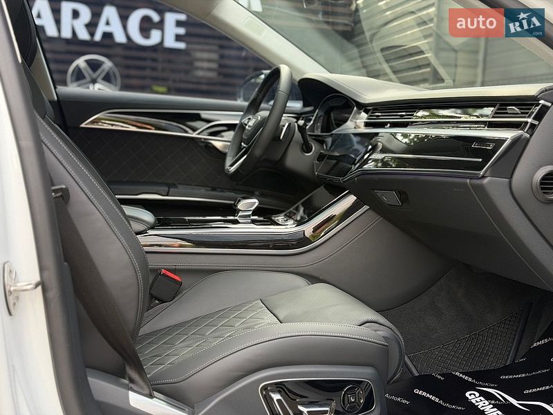 Седан Audi S8 2023 в Киеве