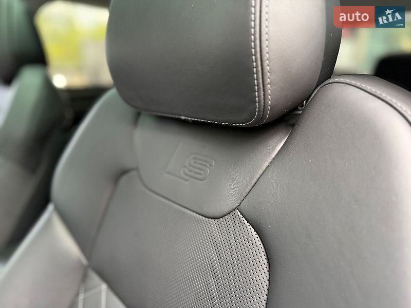 Седан Audi S8 2023 в Киеве
