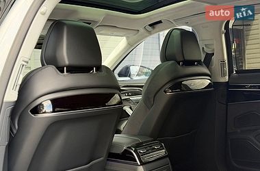 Седан Audi S8 2023 в Киеве