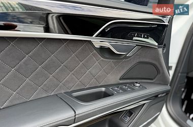 Седан Audi S8 2023 в Киеве