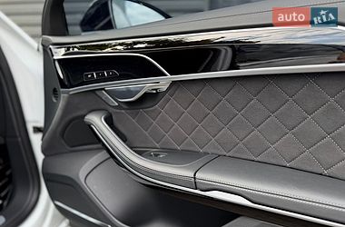 Седан Audi S8 2023 в Киеве