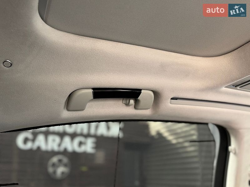 Седан Audi S8 2023 в Киеве