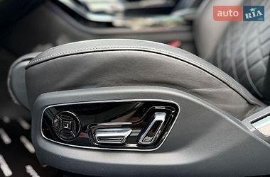 Седан Audi S8 2023 в Киеве