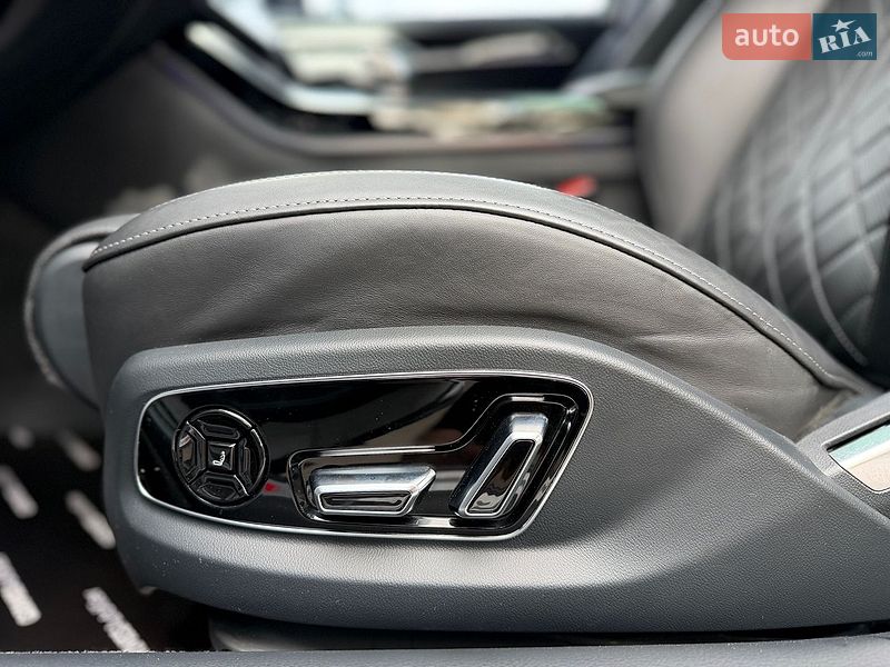 Седан Audi S8 2023 в Киеве