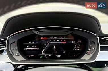 Седан Audi S8 2023 в Киеве