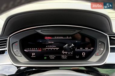 Седан Audi S8 2023 в Киеве
