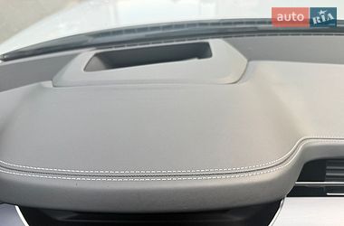 Седан Audi S8 2023 в Киеве