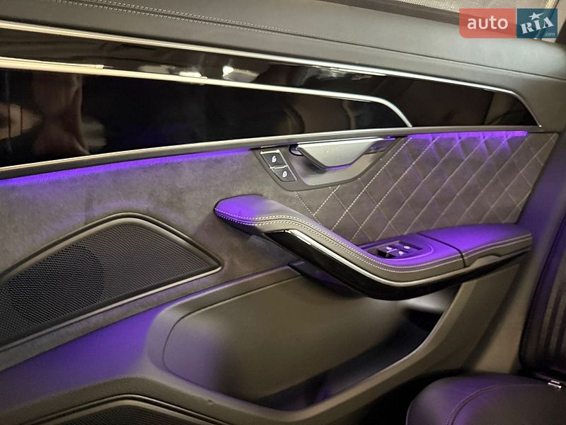 Седан Audi S8 2023 в Киеве
