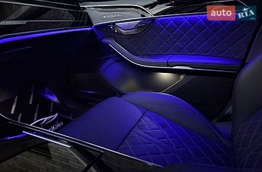 Седан Audi S8 2023 в Киеве