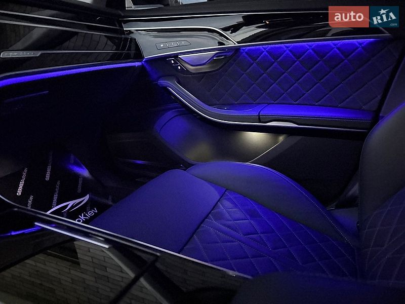 Седан Audi S8 2023 в Киеве