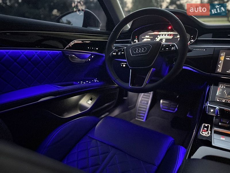 Седан Audi S8 2023 в Киеве