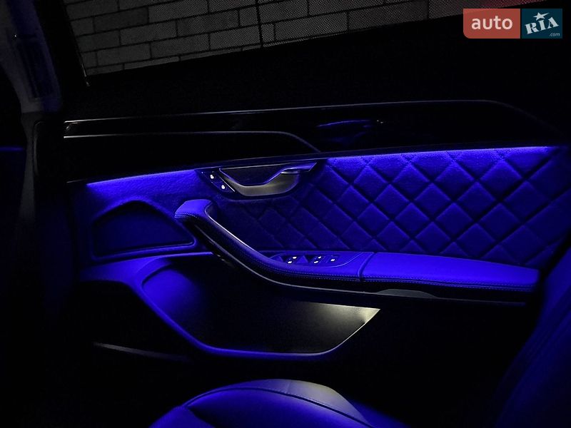 Седан Audi S8 2023 в Киеве