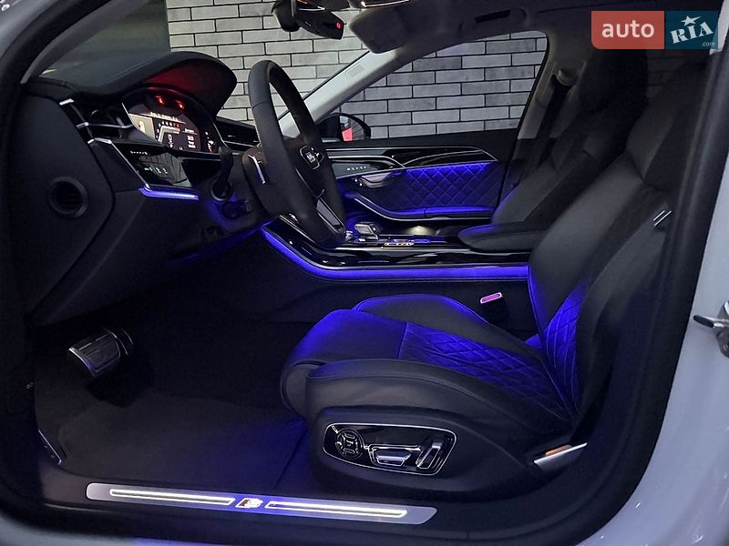 Седан Audi S8 2023 в Киеве