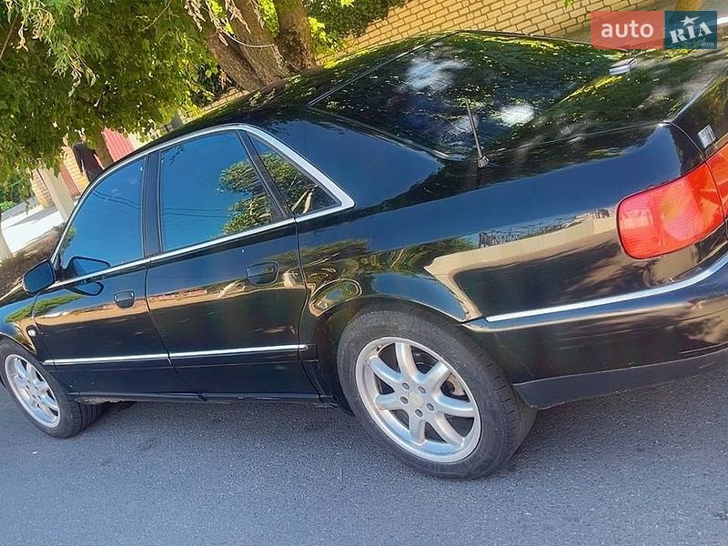 Седан Audi S8 1999 в Одесі
