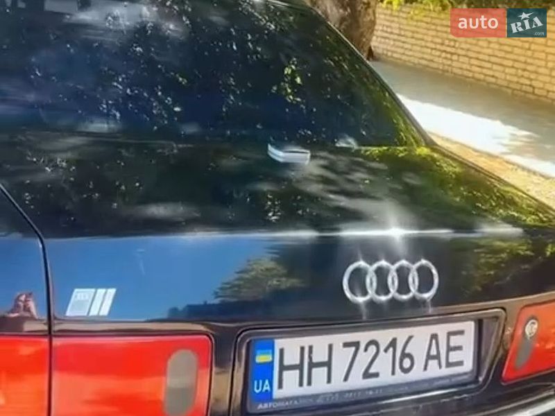 Седан Audi S8 1999 в Одесі