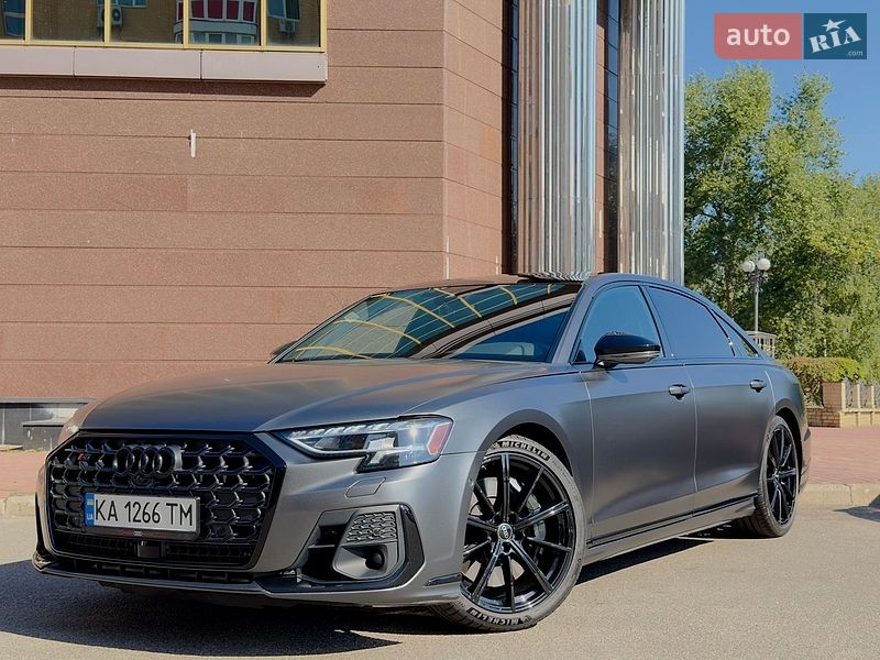 Седан Audi S8 2023 в Києві