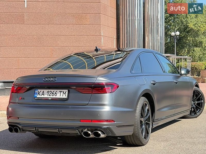 Седан Audi S8 2023 в Києві