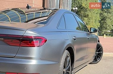 Седан Audi S8 2023 в Києві