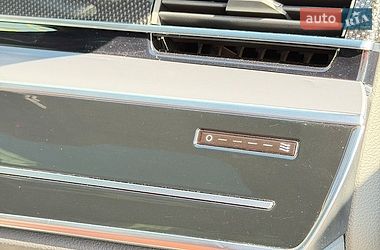 Седан Audi S8 2023 в Києві