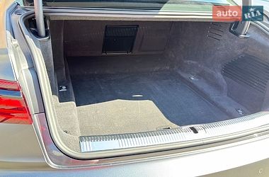Седан Audi S8 2023 в Києві
