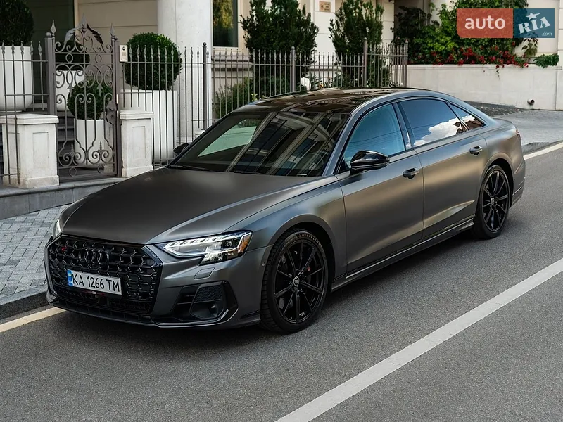 Audi S8