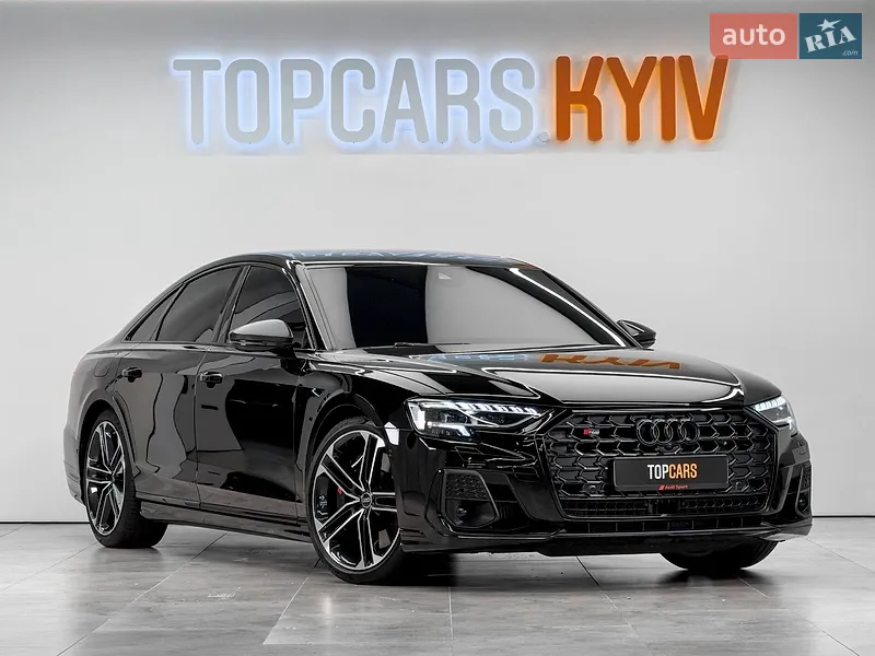 Audi S8