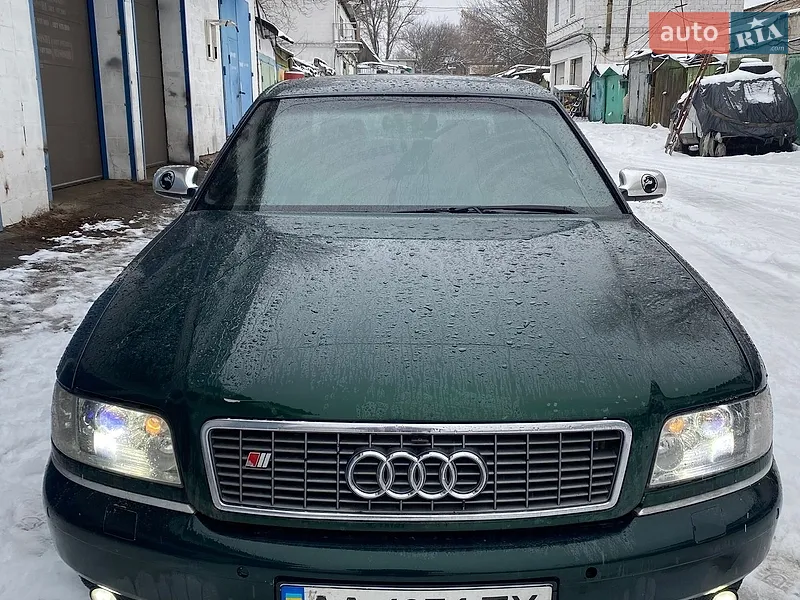 Audi S8