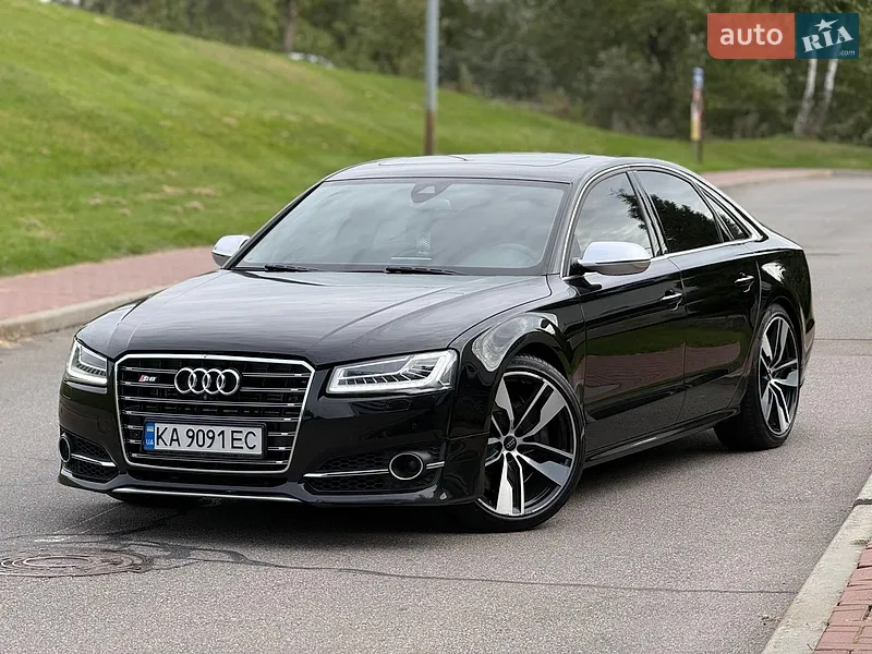 Audi S8 2013
