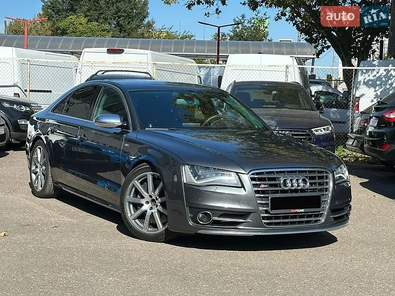 Audi S8 2013