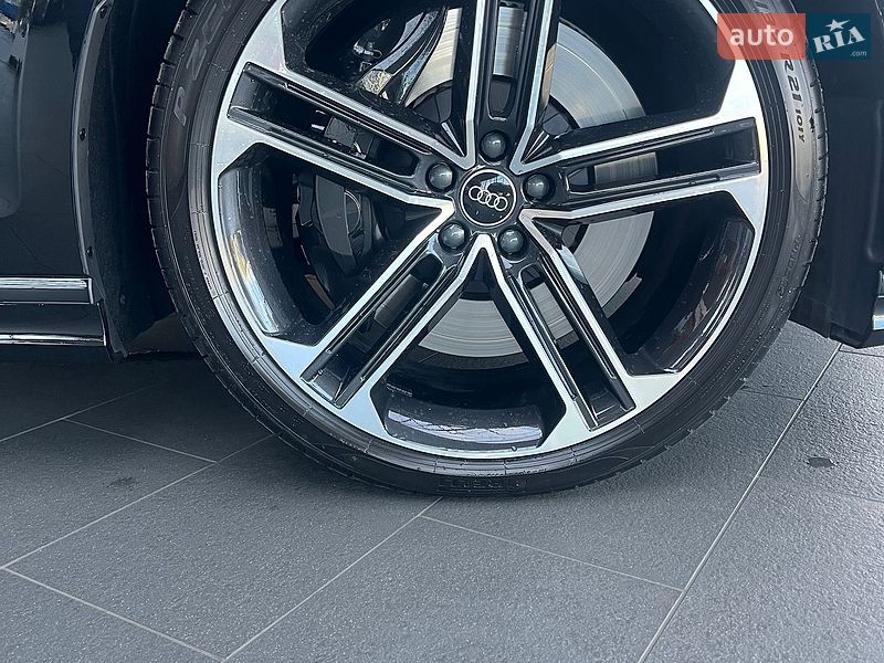 Седан Audi S8 2026 в Дніпрі