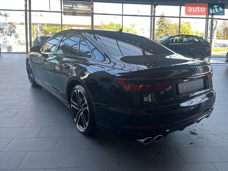 Седан Audi S8 2026 в Дніпрі
