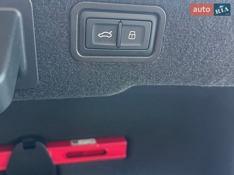 Седан Audi S8 2026 в Дніпрі
