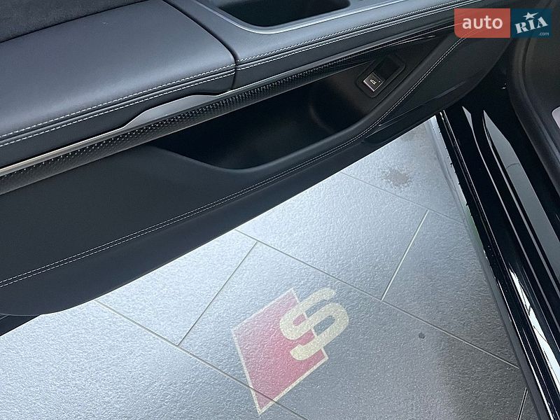 Седан Audi S8 2026 в Дніпрі