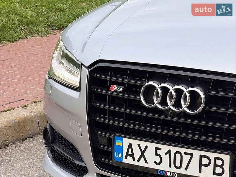 Седан Audi S8 2015 в Києві