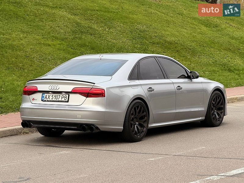 Седан Audi S8 2015 в Києві