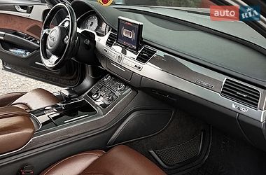 Седан Audi S8 2013 в Дніпрі