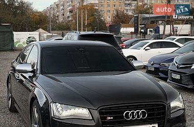 Седан Audi S8 2013 в Дніпрі